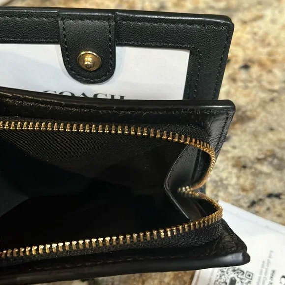 COACH NWT SNAP WALLET